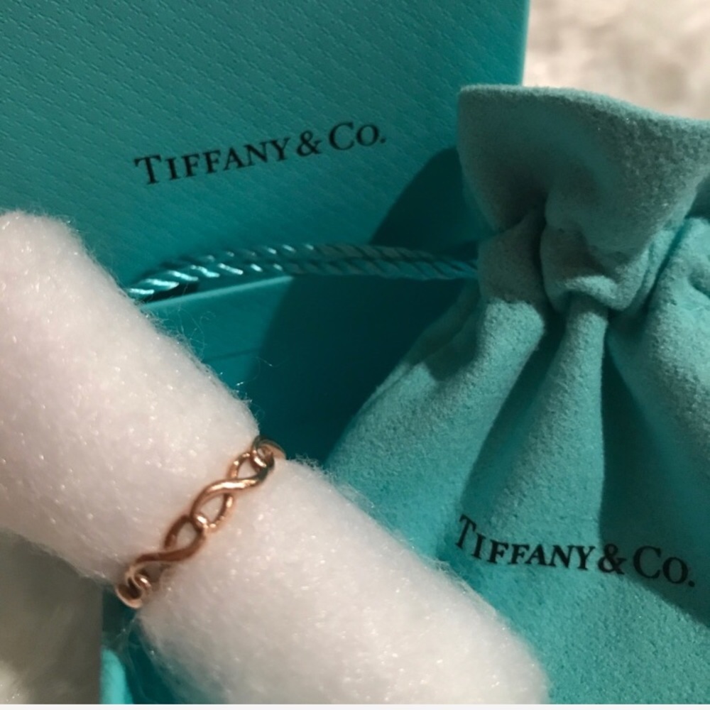Tiffany & Co. Rubedo Infinity band ring